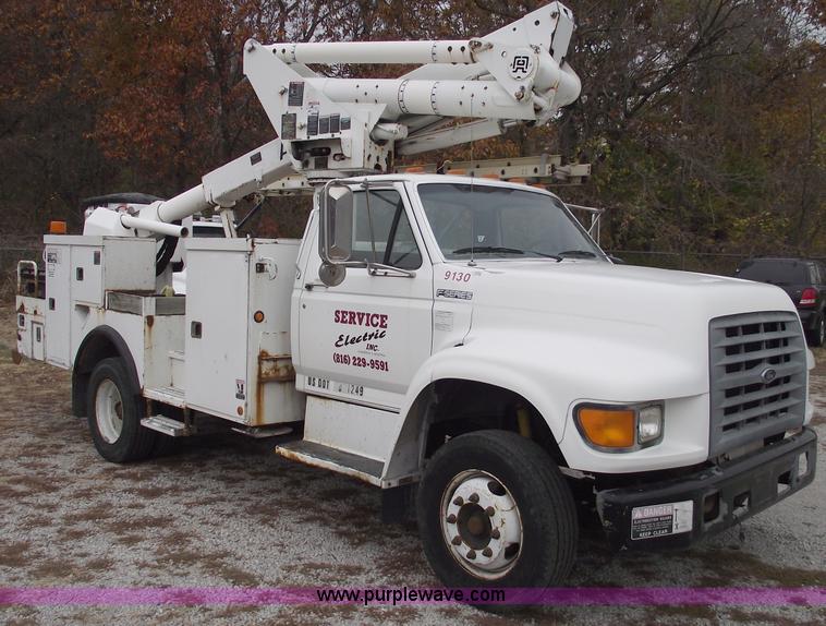 image for item C5734 1998 Ford F800 bucket/boom truck