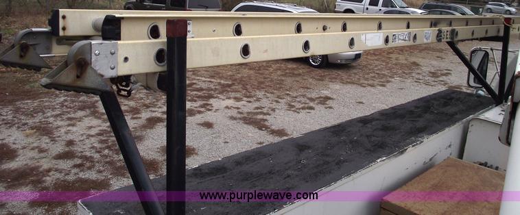 image for item C5734 1998 Ford F800 bucket/boom truck