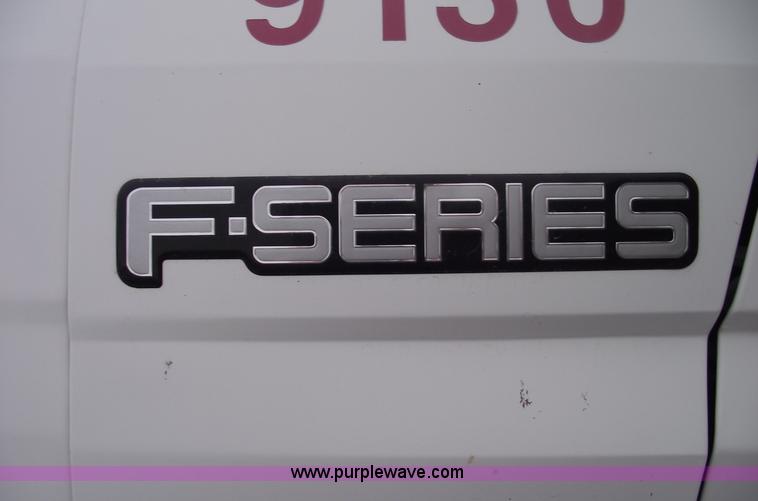 image for item C5734 1998 Ford F800 bucket/boom truck