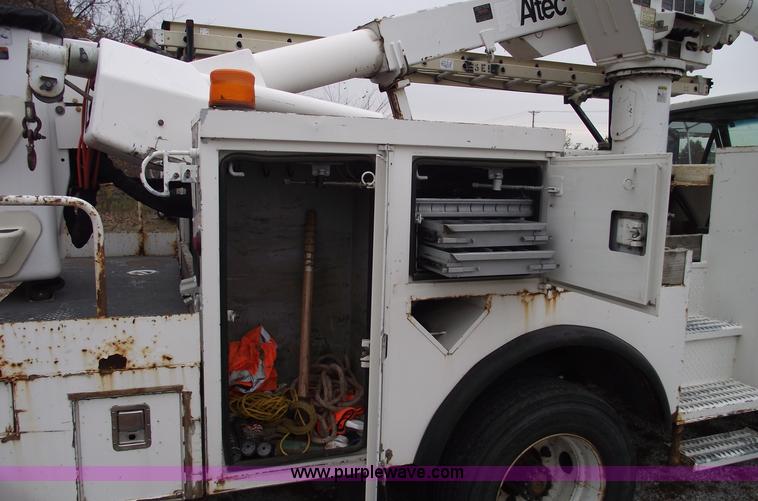 image for item C5734 1998 Ford F800 bucket/boom truck