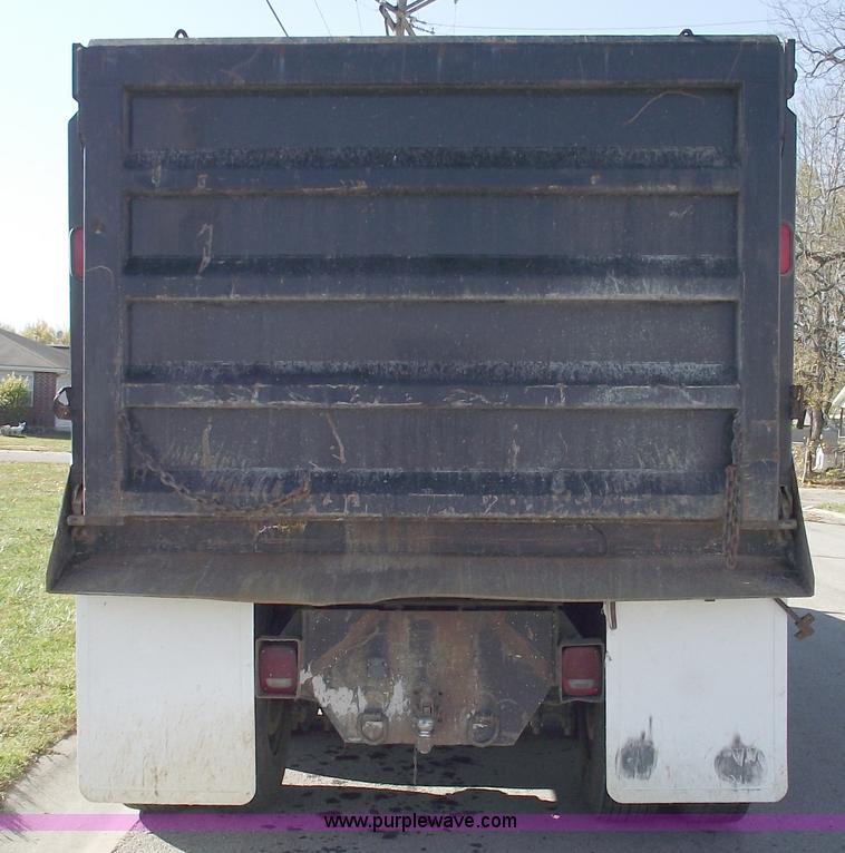 image for item C5737 1992 Peterbilt 379 dump truck