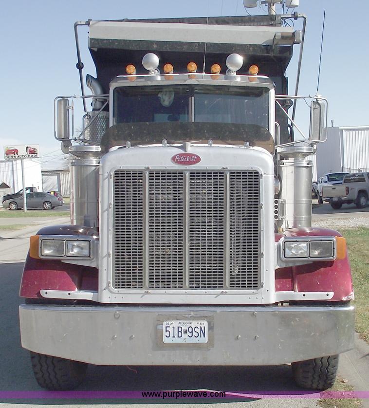 image for item C5737 1992 Peterbilt 379 dump truck