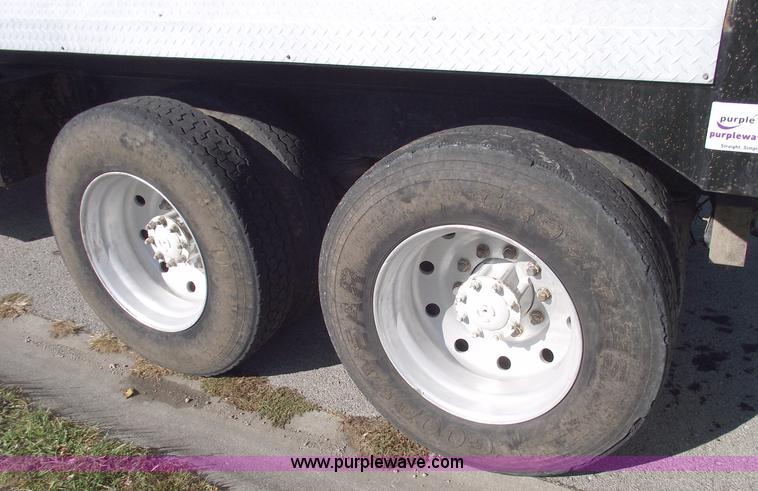 image for item C5737 1992 Peterbilt 379 dump truck