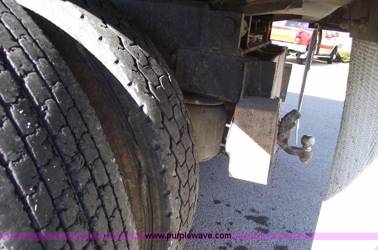 image for item C5737 1992 Peterbilt 379 dump truck