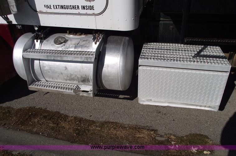 image for item C5737 1992 Peterbilt 379 dump truck