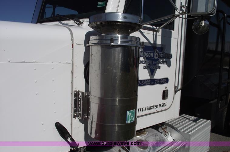 image for item C5737 1992 Peterbilt 379 dump truck