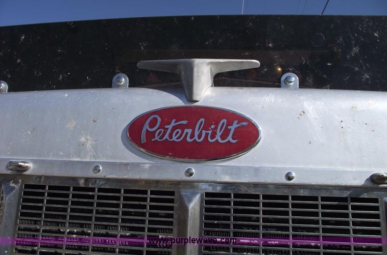 image for item C5737 1992 Peterbilt 379 dump truck