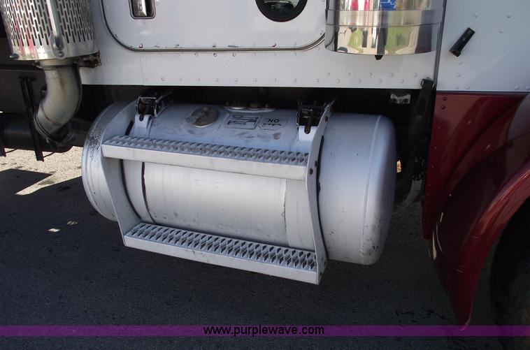 image for item C5737 1992 Peterbilt 379 dump truck