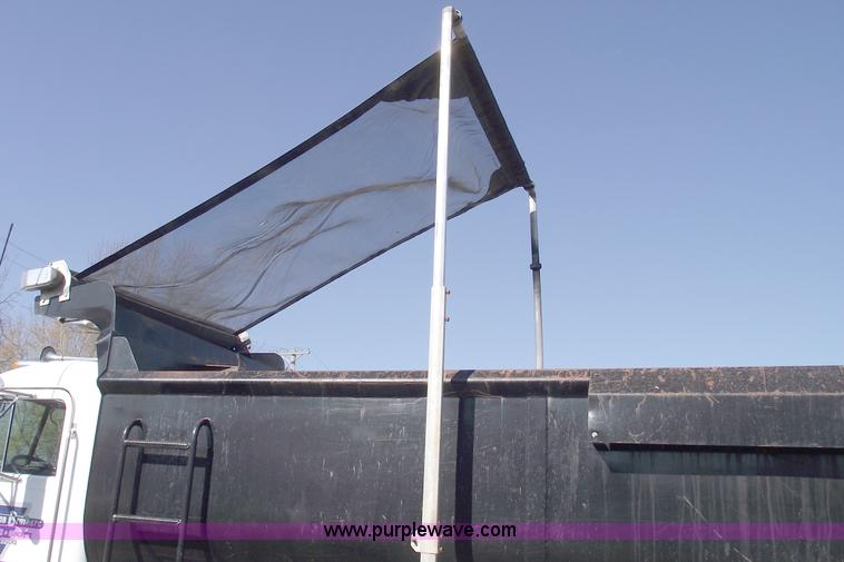 image for item C5737 1992 Peterbilt 379 dump truck