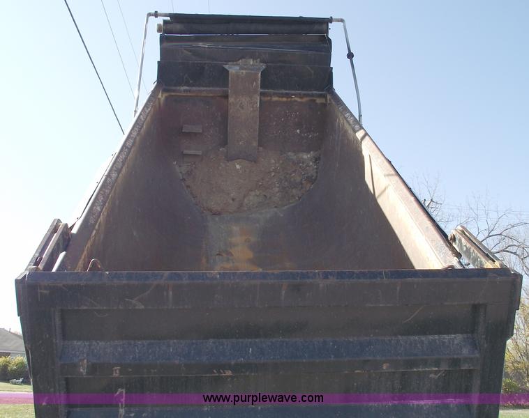 image for item C5737 1992 Peterbilt 379 dump truck