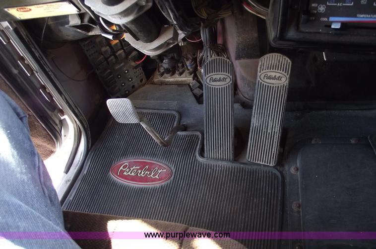 image for item C5737 1992 Peterbilt 379 dump truck