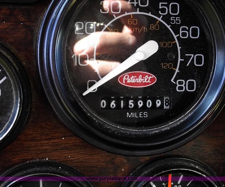 image for item C5737 1992 Peterbilt 379 dump truck