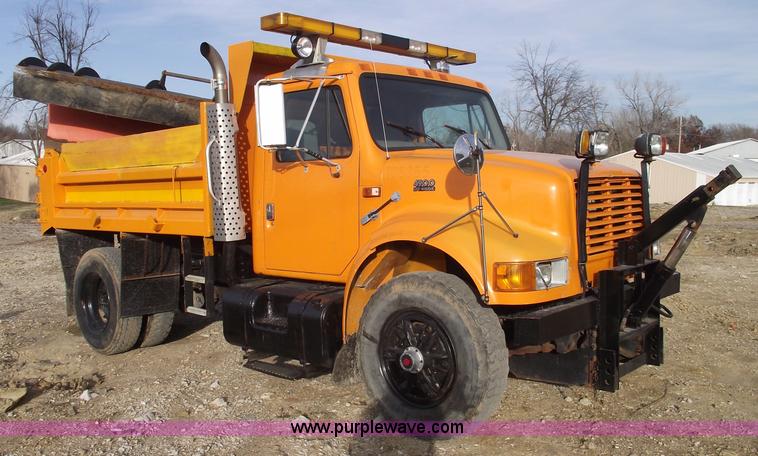 image for item C5819 2000 International 4900 dump truck with plow and spreader
