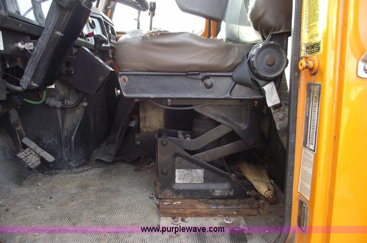 image for item C5819 2000 International 4900 dump truck with plow and spreader