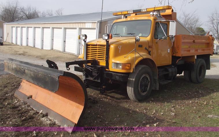 image for item C5914 1995 International 4900 dump truck