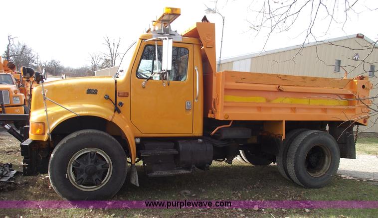 image for item C5914 1995 International 4900 dump truck