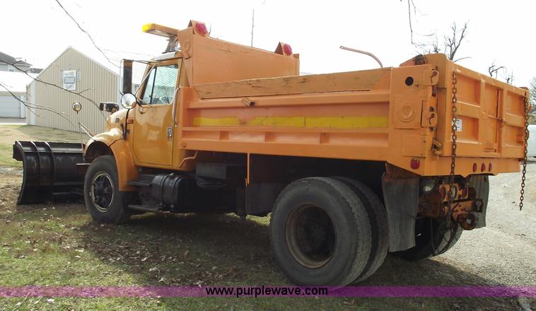 image for item C5914 1995 International 4900 dump truck