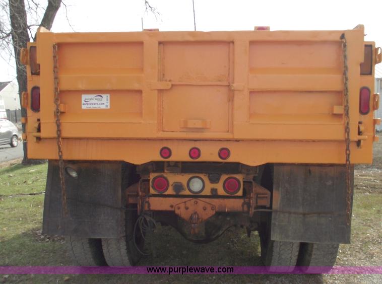 image for item C5914 1995 International 4900 dump truck