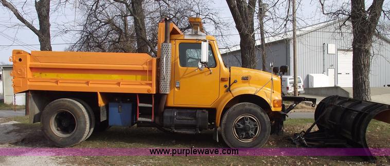 image for item C5914 1995 International 4900 dump truck