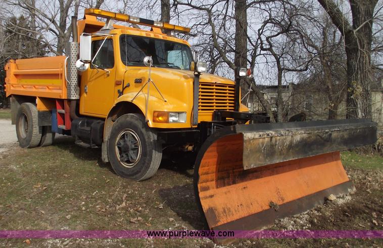 image for item C5914 1995 International 4900 dump truck