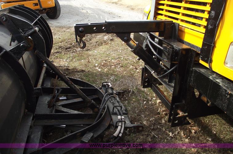 image for item C5914 1995 International 4900 dump truck