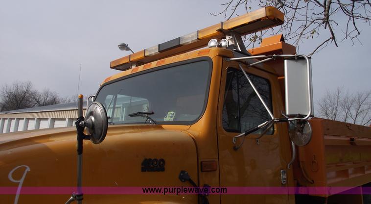 image for item C5914 1995 International 4900 dump truck