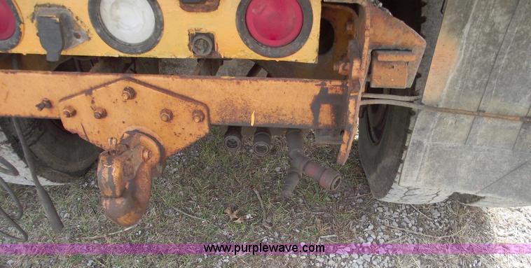 image for item C5914 1995 International 4900 dump truck