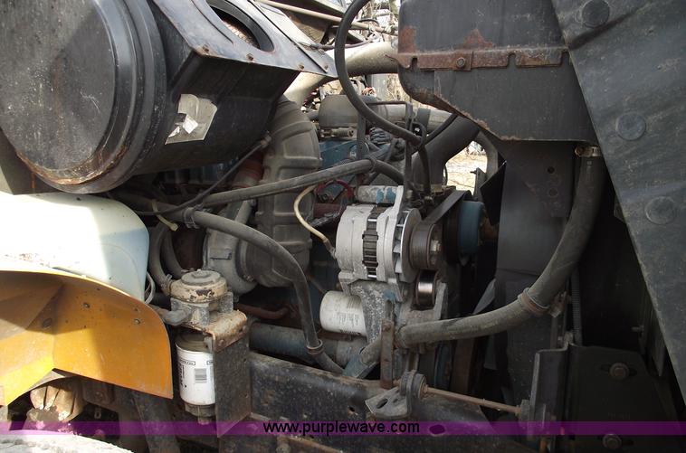 image for item C5914 1995 International 4900 dump truck