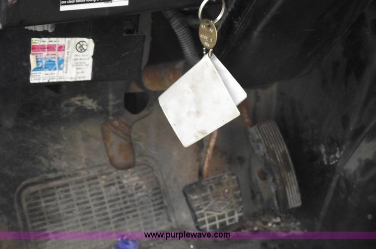 image for item C5914 1995 International 4900 dump truck