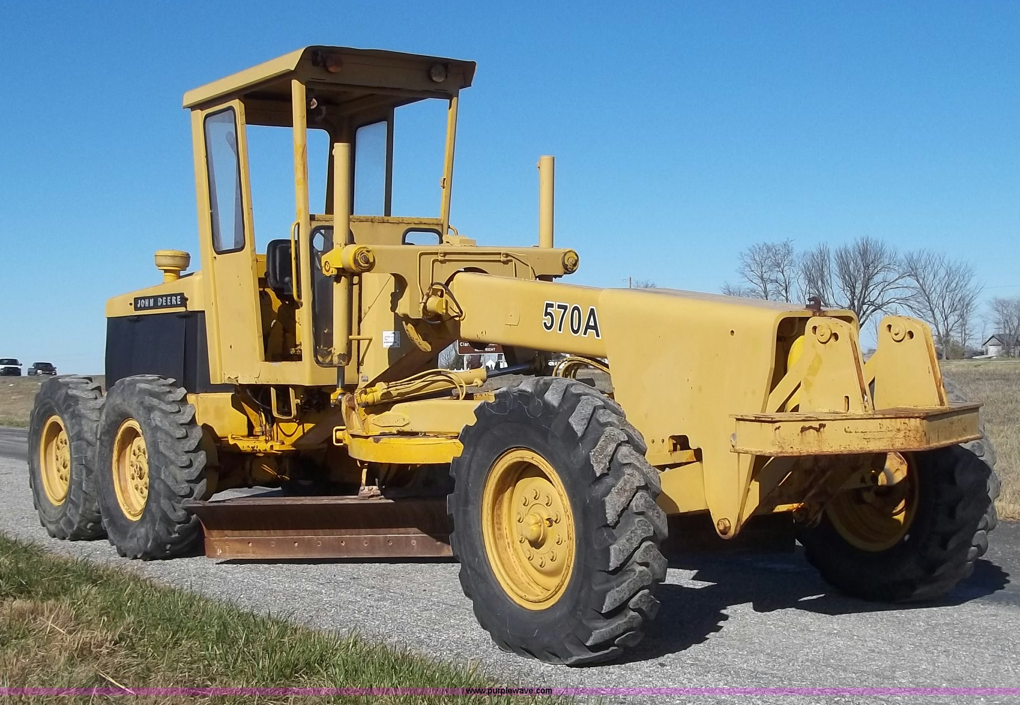 1979 John Deere 570A articulating grader in New London, MO Item B2510