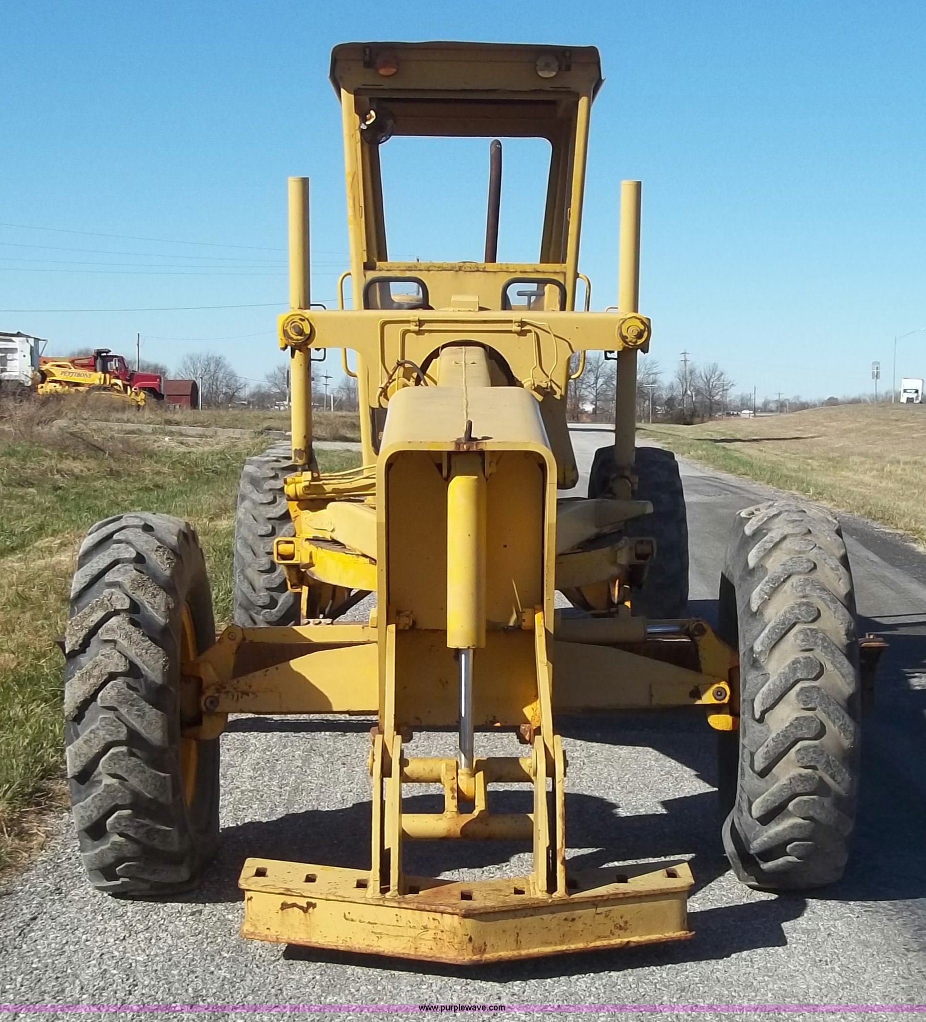 1979 John Deere 570A articulating grader in New London, MO Item B2510