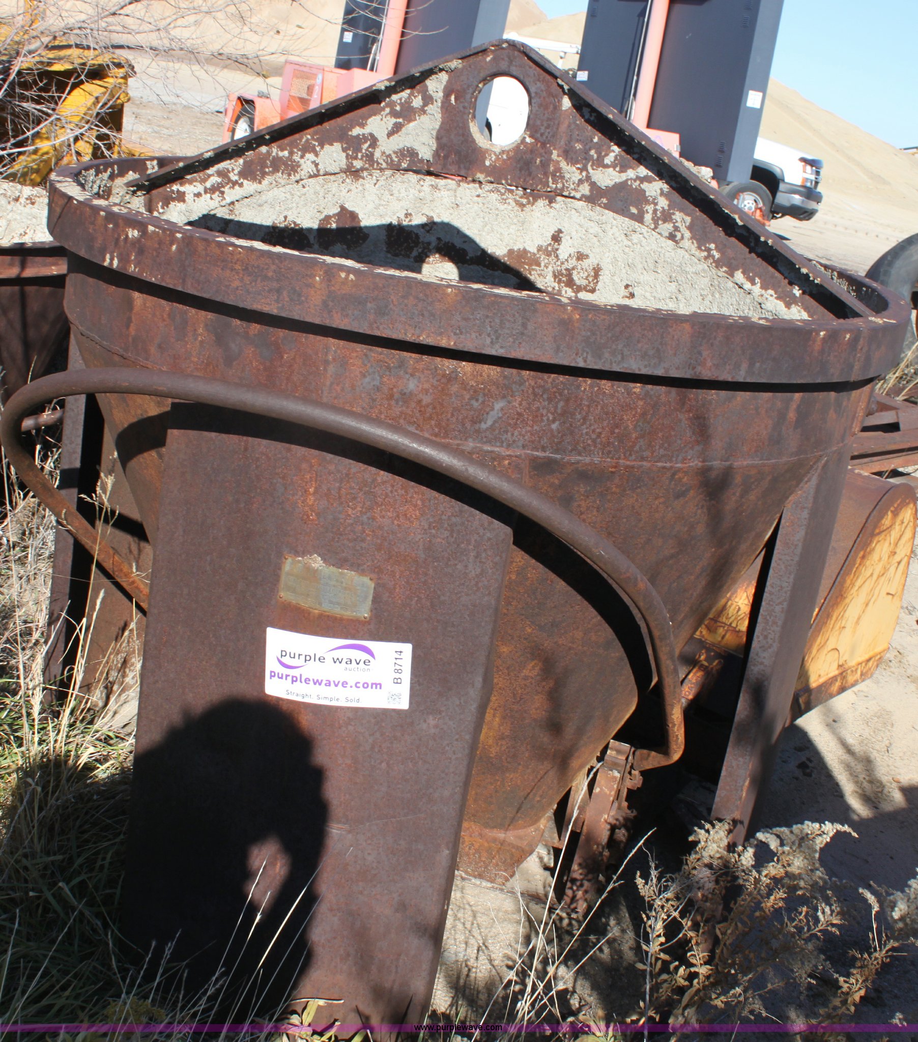 GARBRO concrete bucket in Wichita, KS Item B8714 sold Purple Wave
