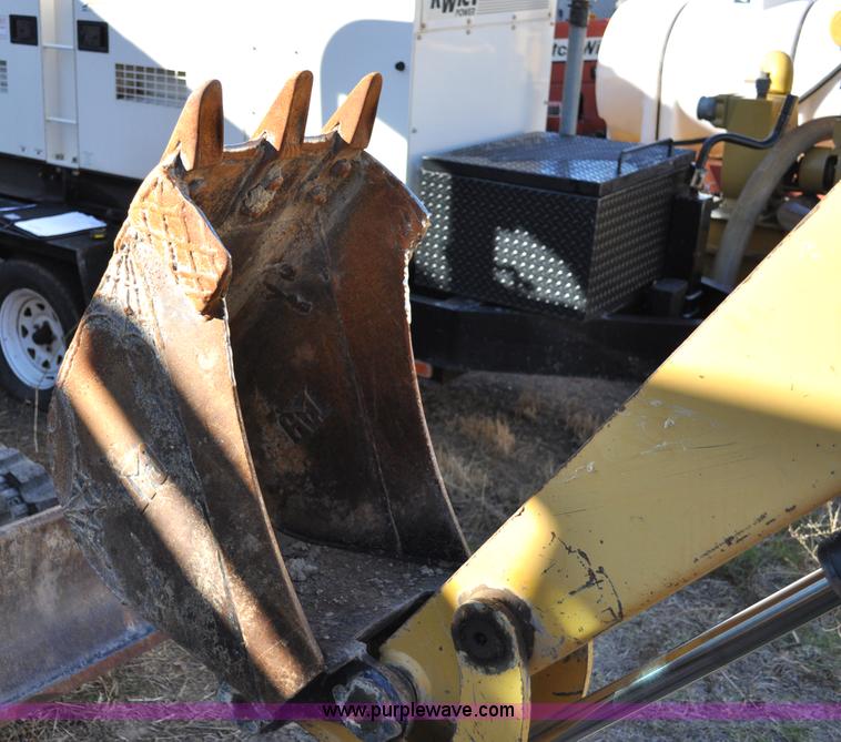 image for item A5708 2002 Caterpillar 303.5 compact excavator