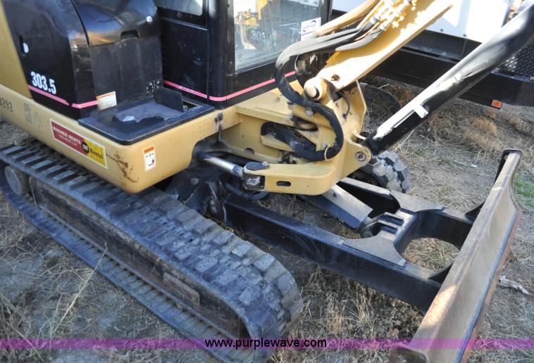 image for item A5708 2002 Caterpillar 303.5 compact excavator