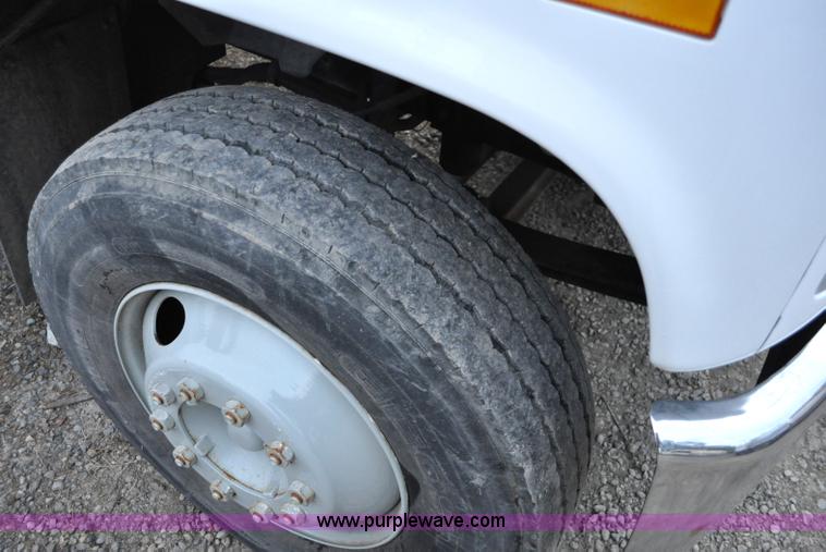 image for item A5711 1994 Chevrolet Kodiak service truck