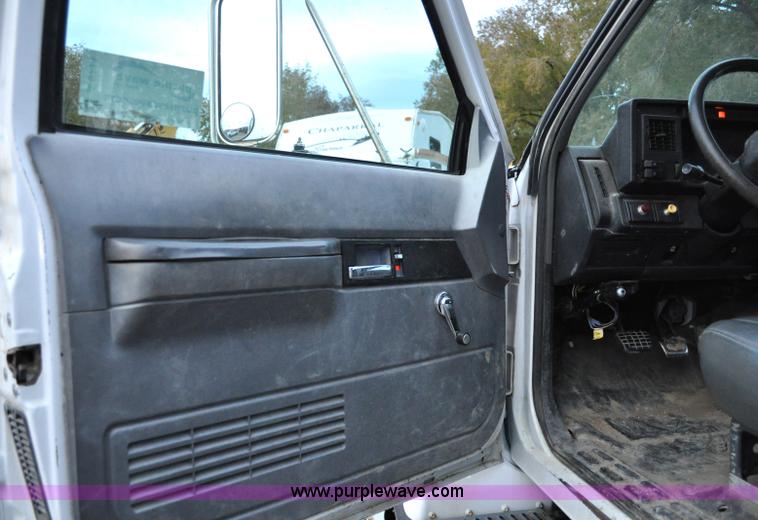 image for item A5711 1994 Chevrolet Kodiak service truck