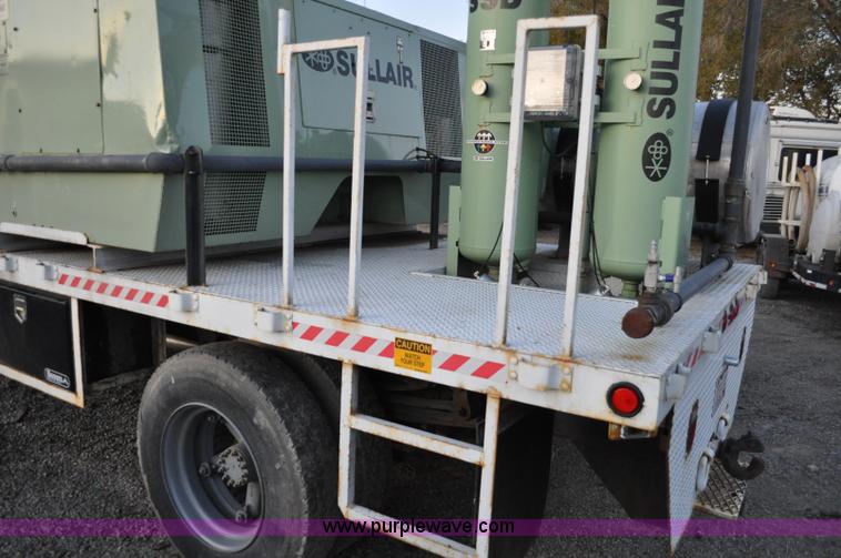 image for item A5712 1991 GMC TopKick pipeline drier rig