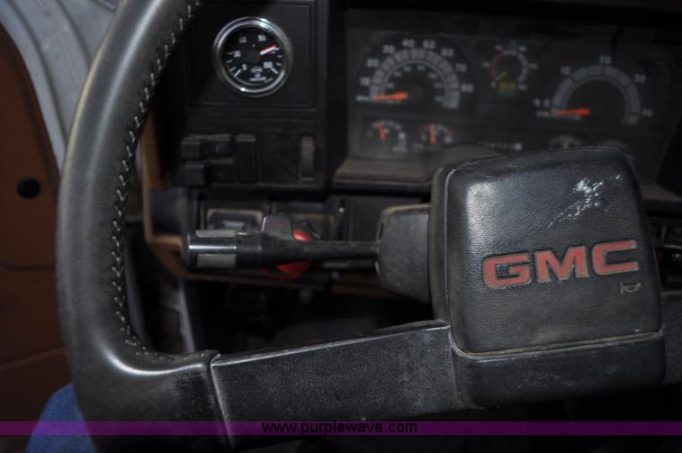 image for item A5712 1991 GMC TopKick pipeline drier rig