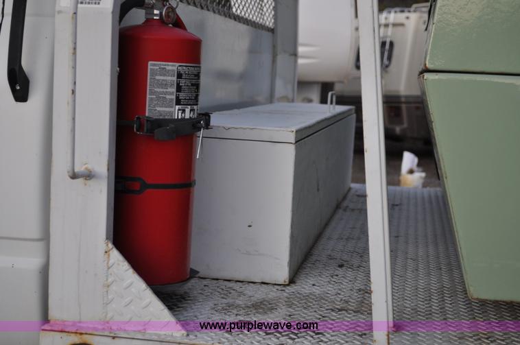 image for item A5712 1991 GMC TopKick pipeline drier rig