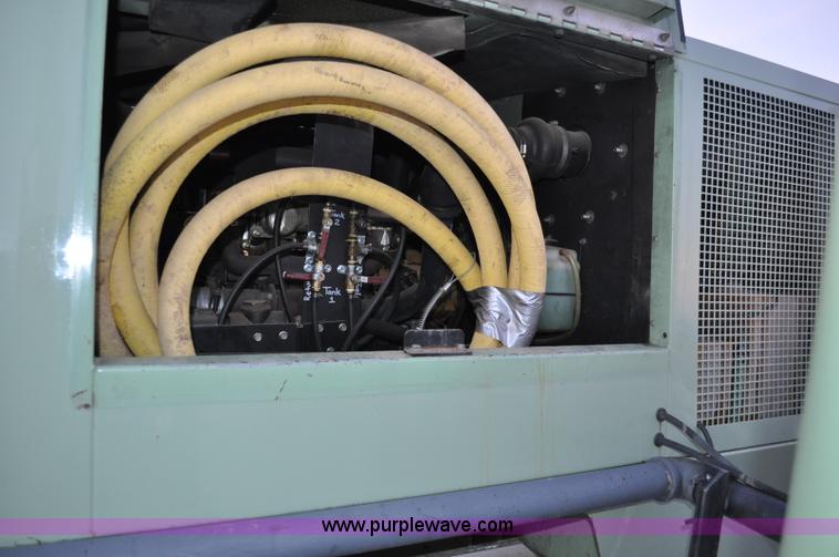 image for item A5712 1991 GMC TopKick pipeline drier rig