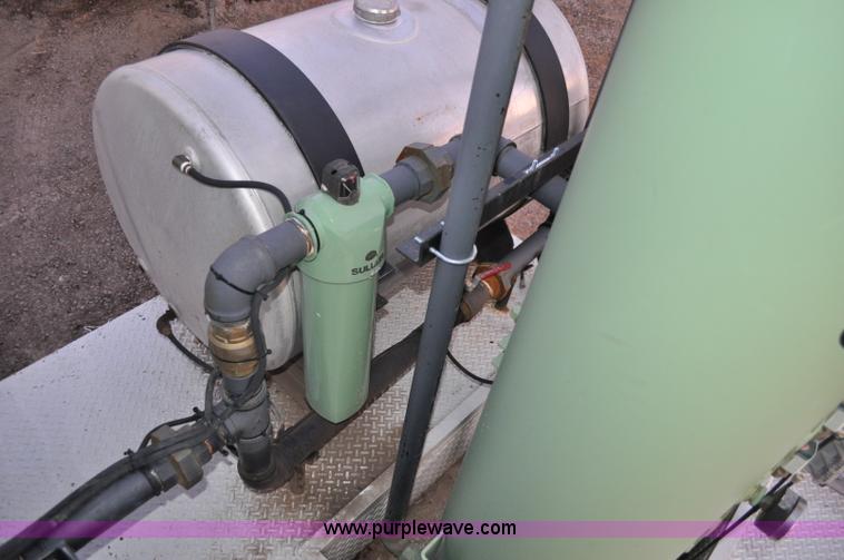 image for item A5712 1991 GMC TopKick pipeline drier rig