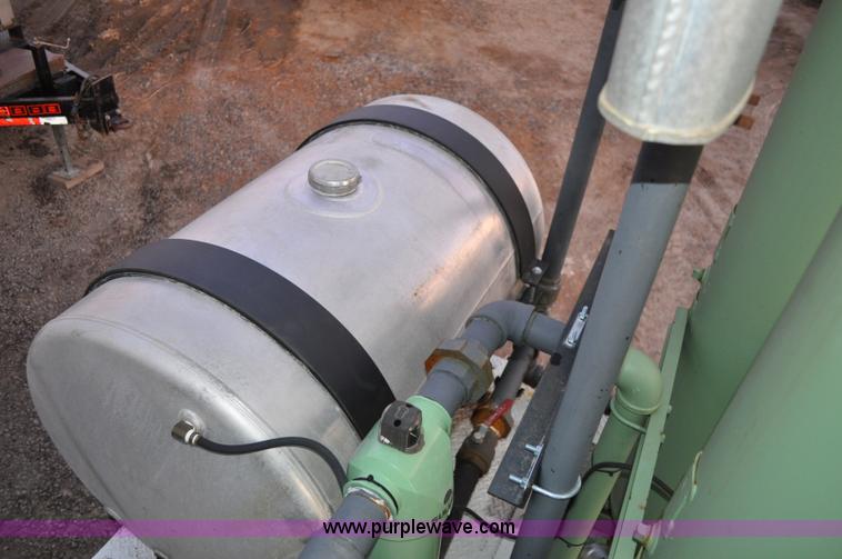 image for item A5712 1991 GMC TopKick pipeline drier rig