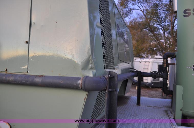 image for item A5712 1991 GMC TopKick pipeline drier rig