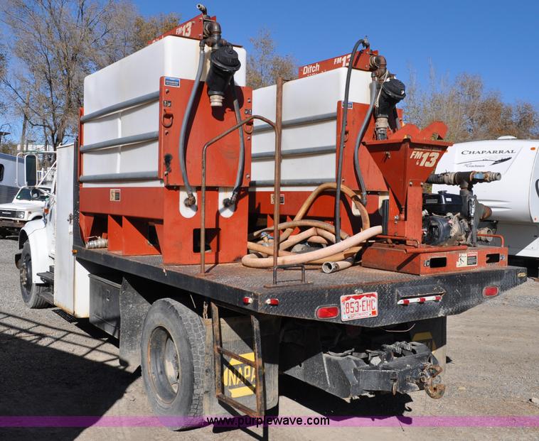 image for item A5713 1993 International 4900 boring support truck