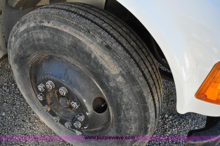 image for item A5713 1993 International 4900 boring support truck