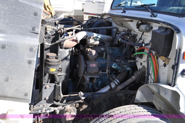 image for item A5713 1993 International 4900 boring support truck