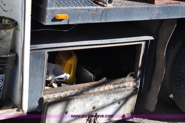 image for item A5713 1993 International 4900 boring support truck