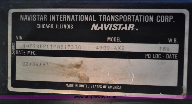 image for item A5713 1993 International 4900 boring support truck