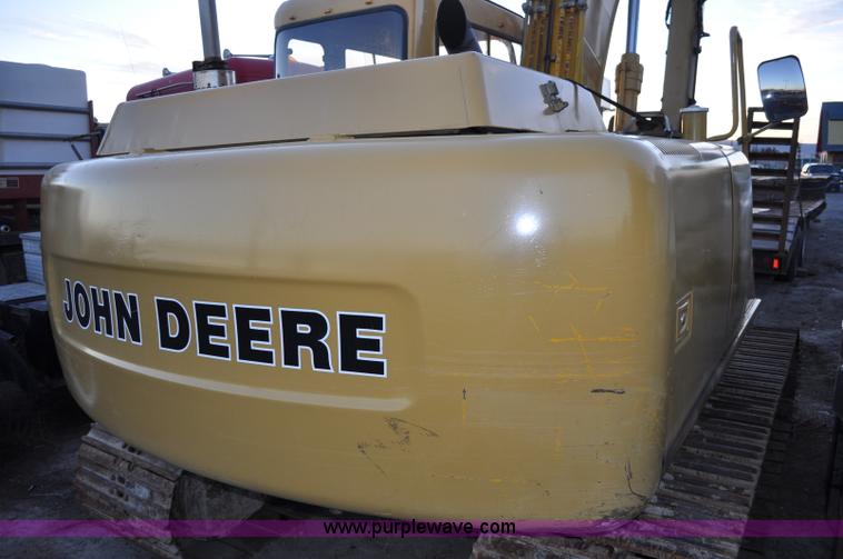 image for item A5715 1992 John Deere 490E excavator