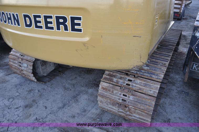 image for item A5715 1992 John Deere 490E excavator